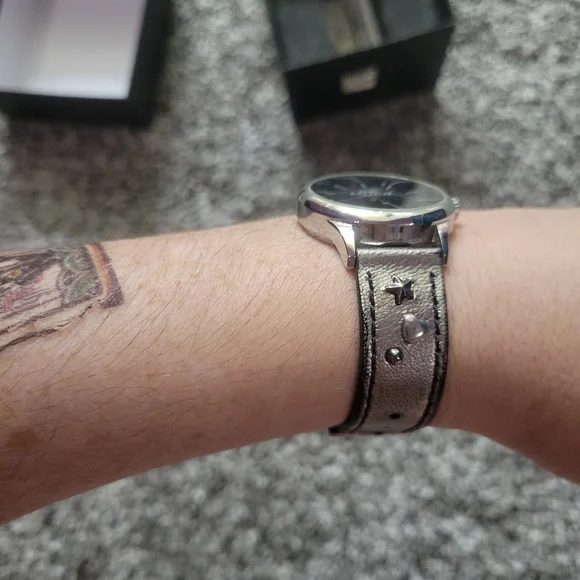 COACH pewter studded Heart Star Leather Designer Watch Orig  display picture 1
